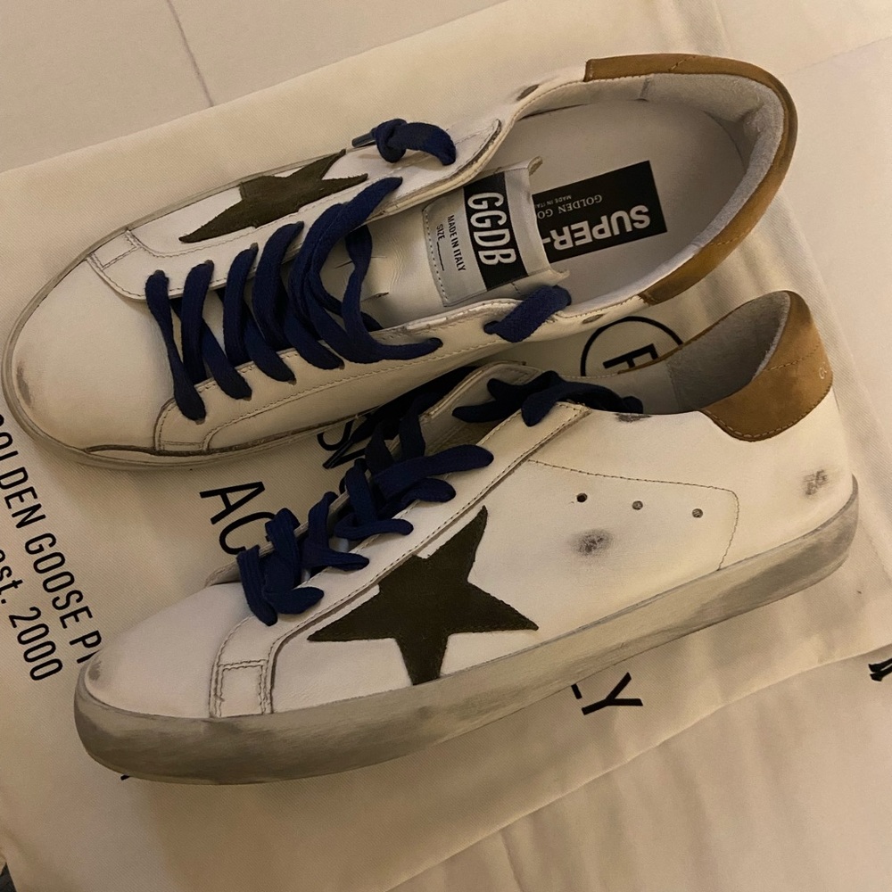 Like new only worn once. Will come with bag and box!